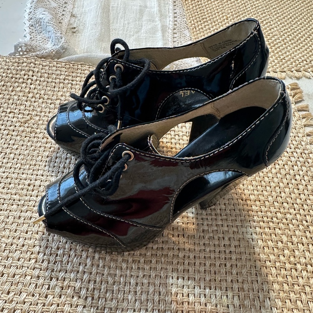 Michael Kors Black Patent Leather Heels with Cutout Design